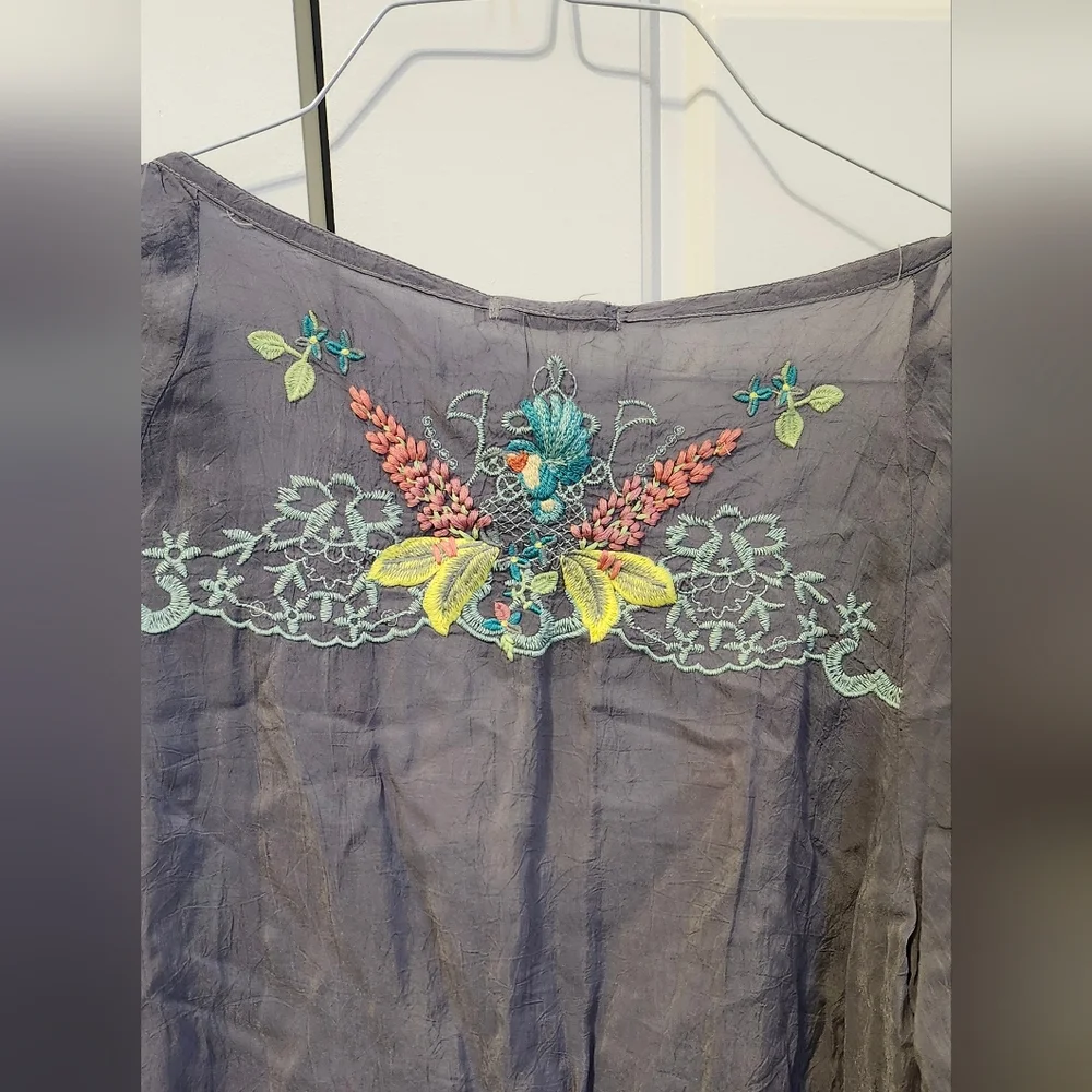 NWT Johnny Was $250 Leona Tunic Blouse Size L Grey Embroided - Picture 2 of 4